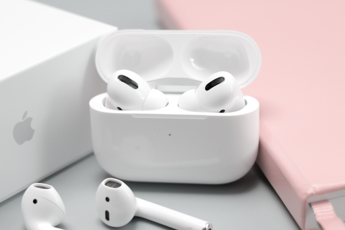 How To Connect Two Different AirPods To One Case