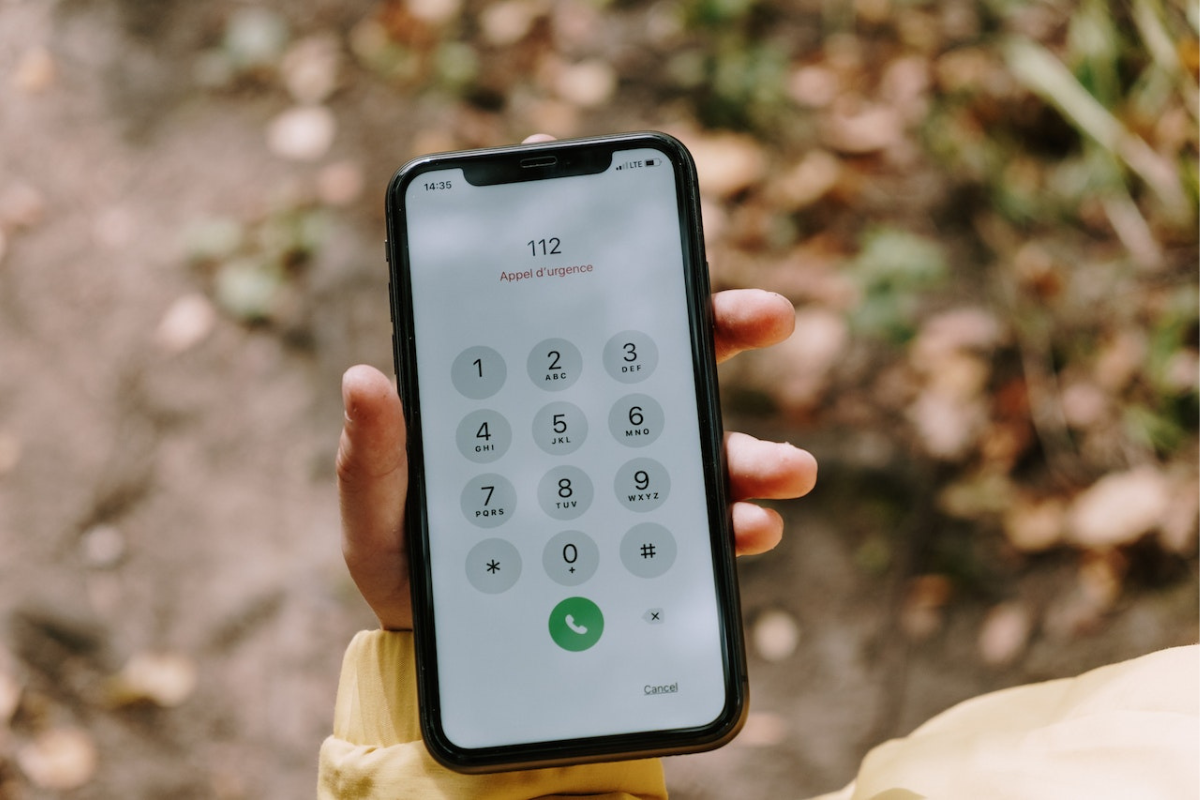 How To Turn Off SOS On iPhone In 2023 (EASY Steps!) - AppleToo.us