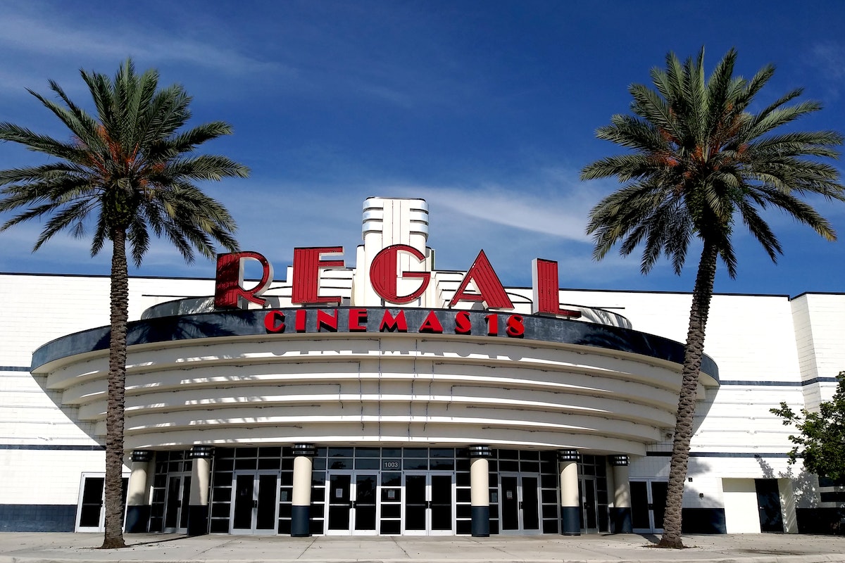 does regal take apple pay