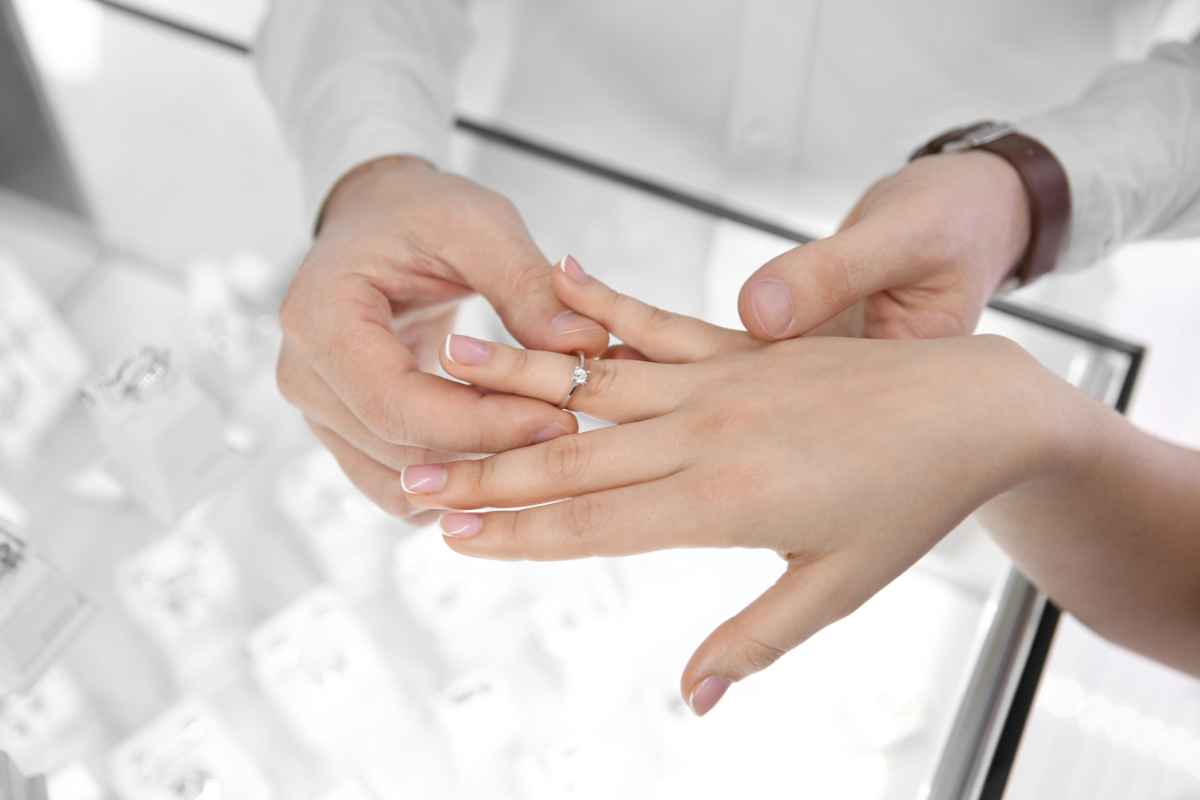 couple choosing ring